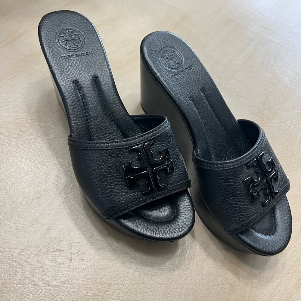 New Tory Burch Black Wedge Slide Sandals